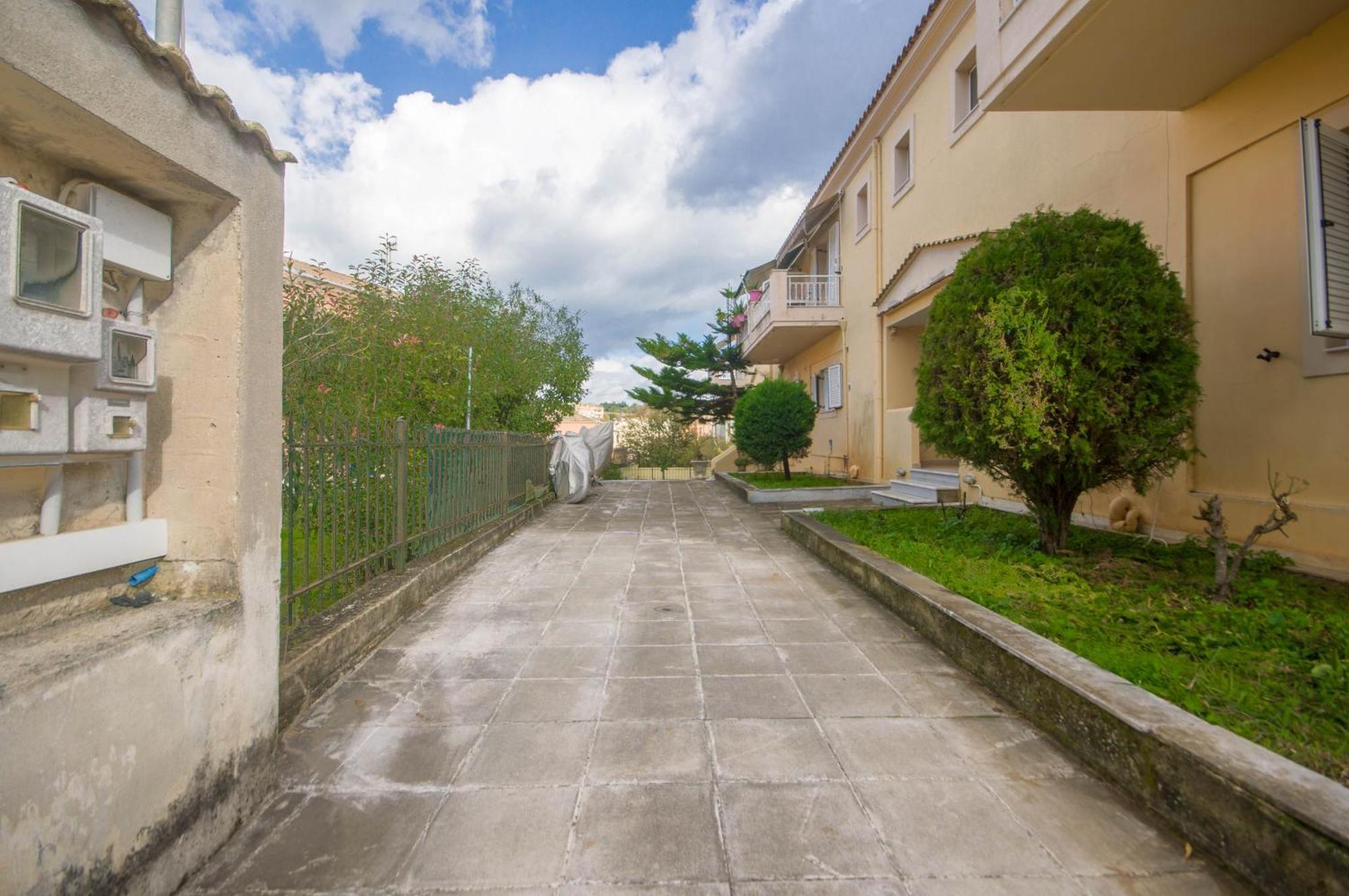 Διωροφη Μεζονετα-2Km Απο Το Κεντρο-Iliana House Apartment Alepou Exterior foto