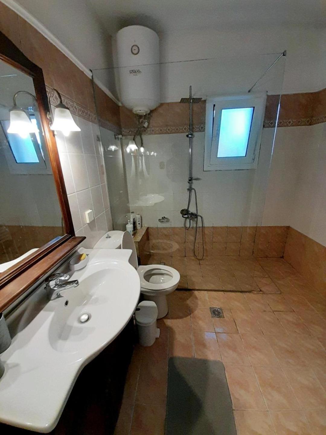 Διωροφη Μεζονετα-2Km Απο Το Κεντρο-Iliana House Apartment Alepou Exterior foto